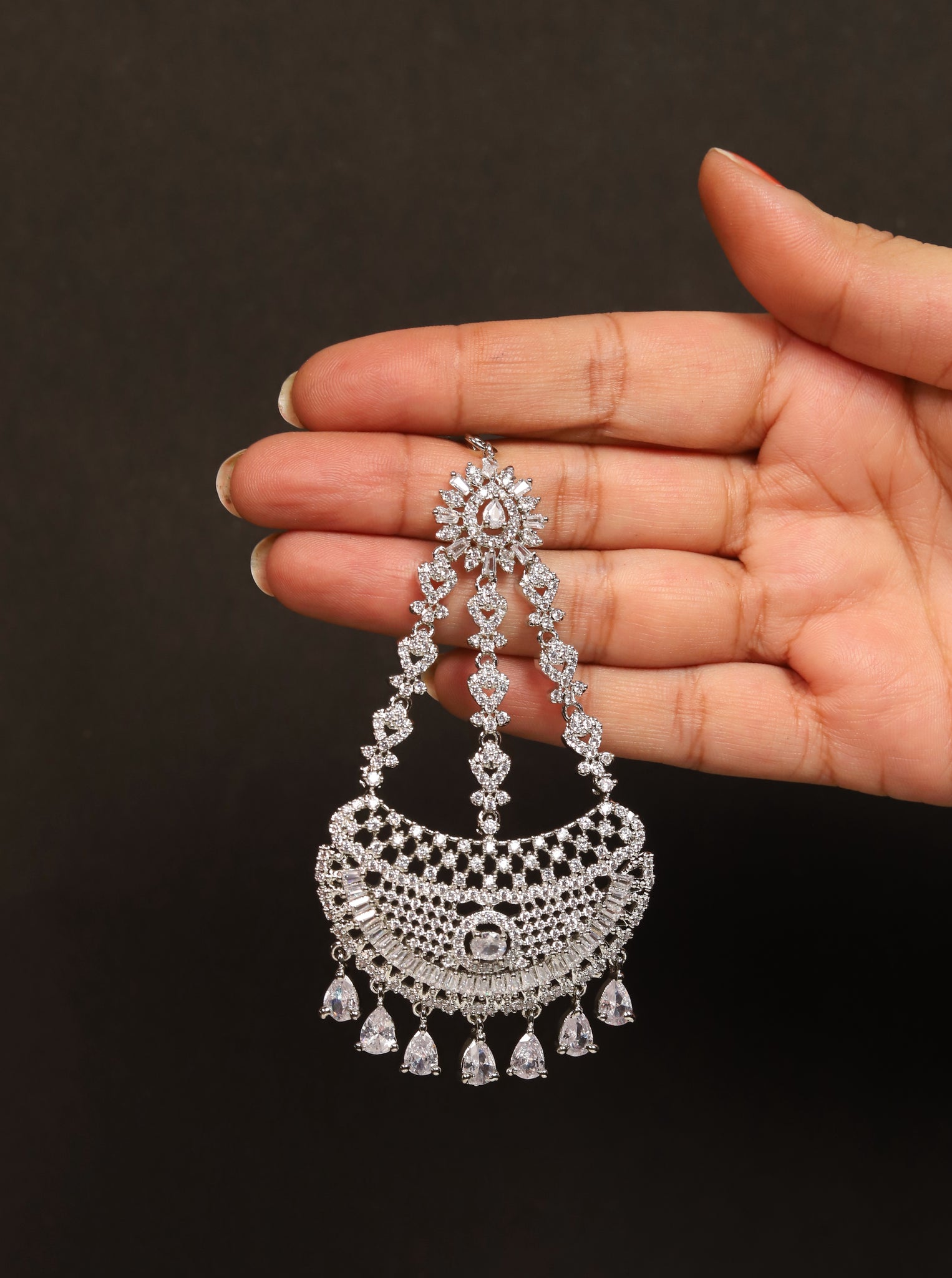 White Zubeida Zirconia Passa